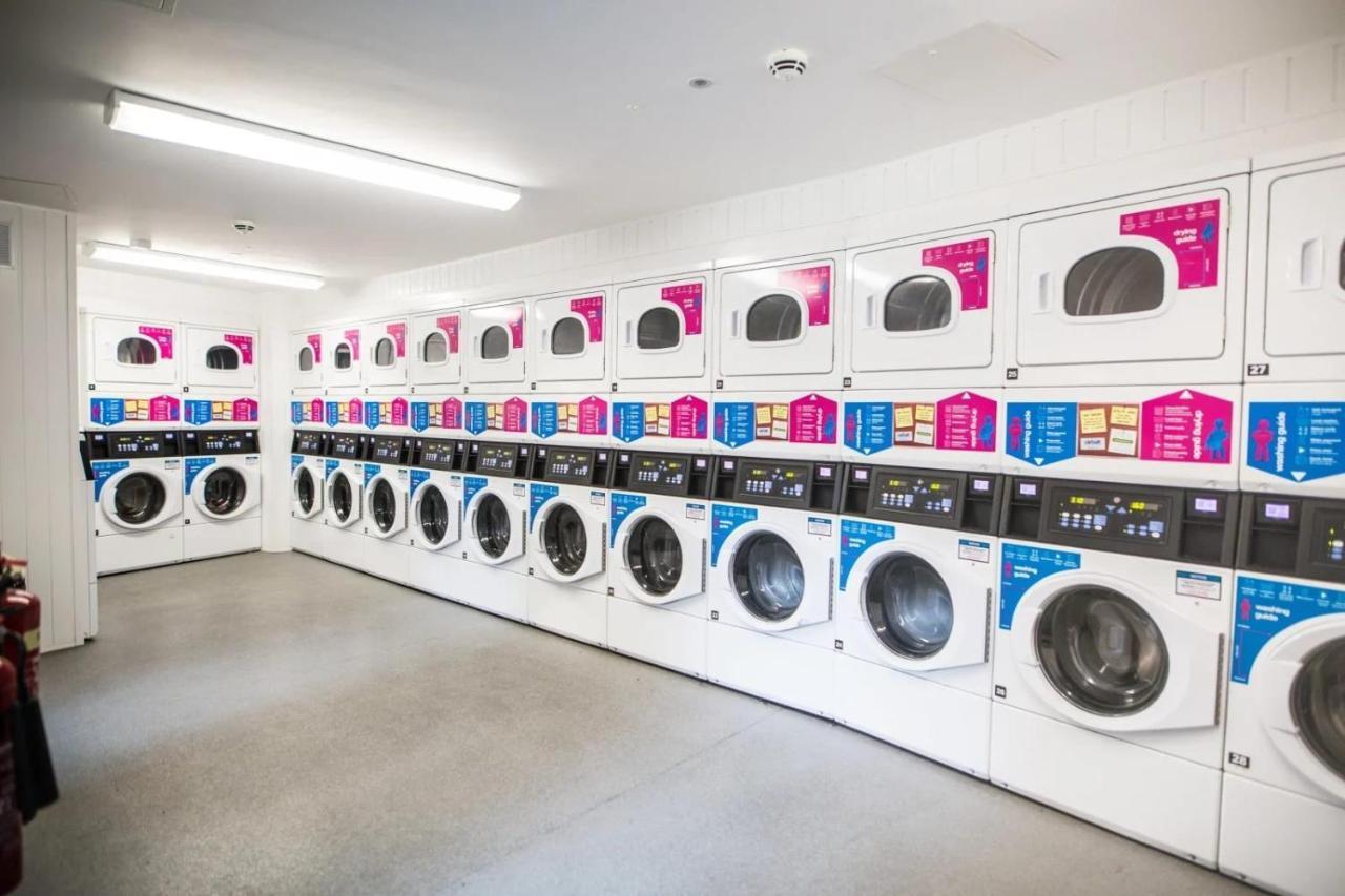 Paradise Village Coventry Bagian luar foto