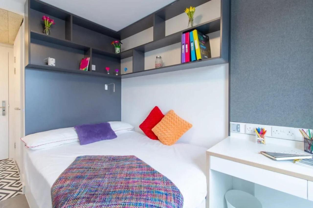 Paradise Village Coventry Bagian luar foto