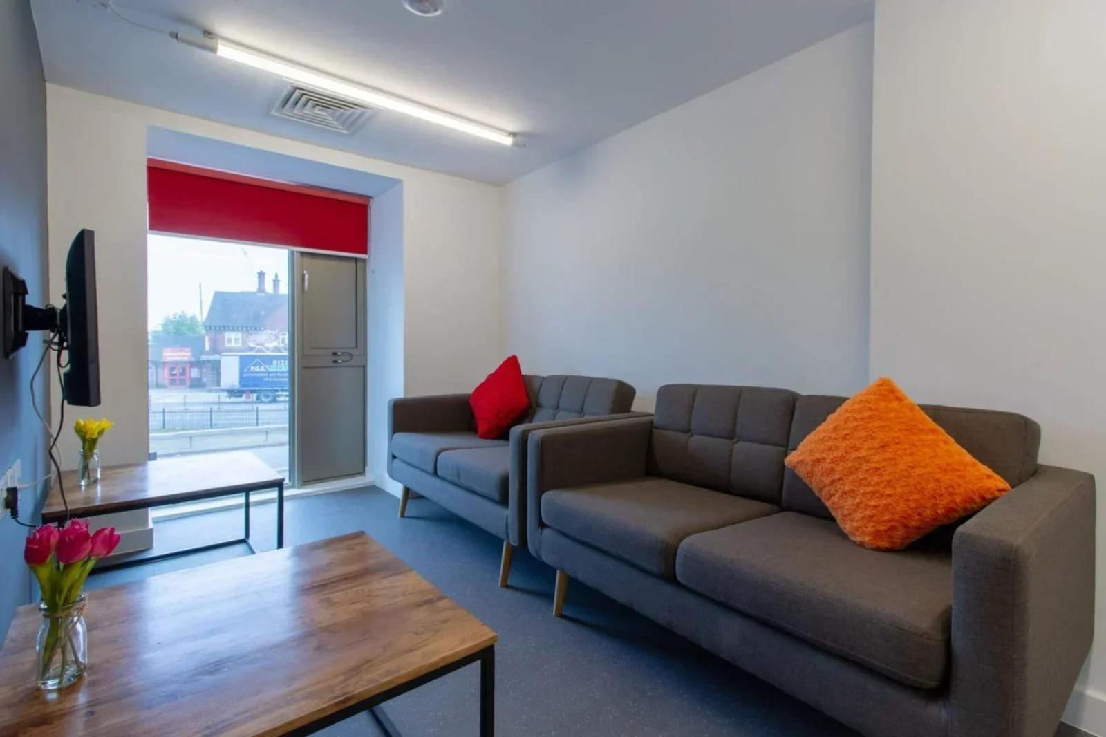 Paradise Village Coventry Bagian luar foto